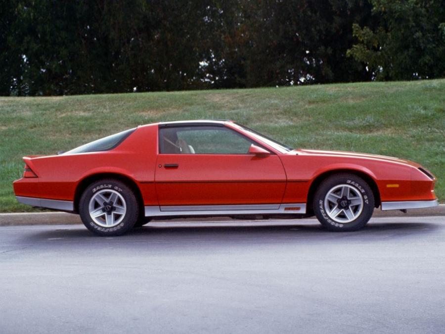  Chevrolet Camaro Z28 T-Top 1982 года  (фото 3 из 12)